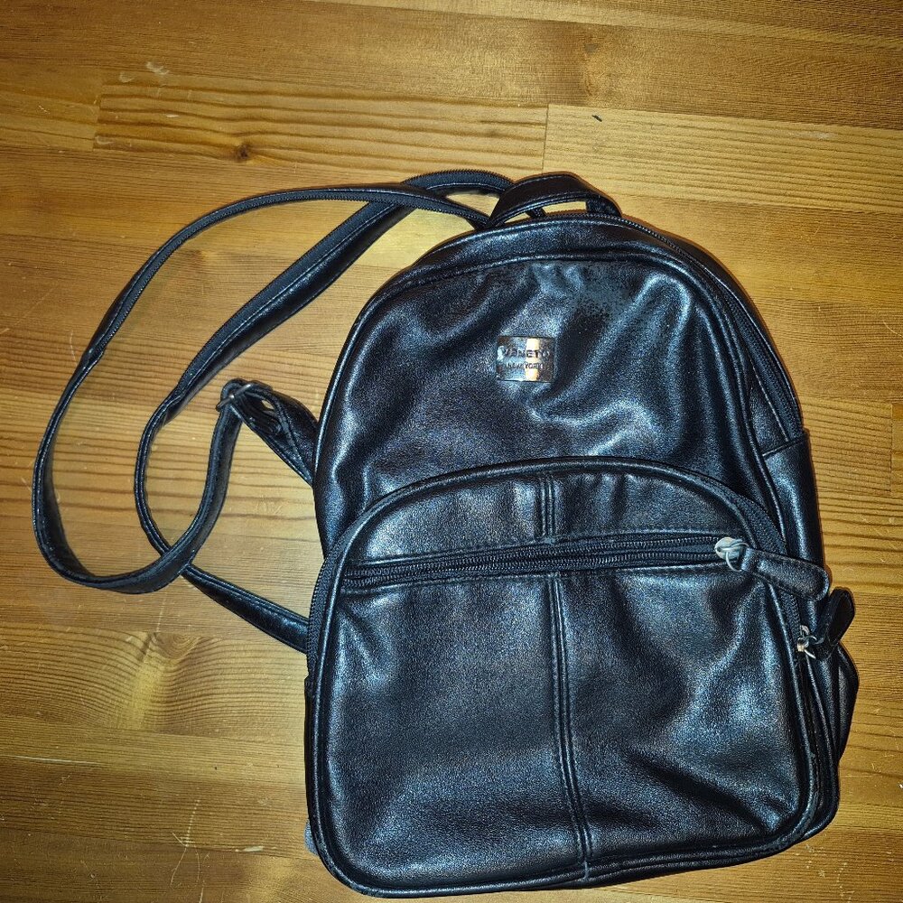 Veneto small black backpack (early 2000)